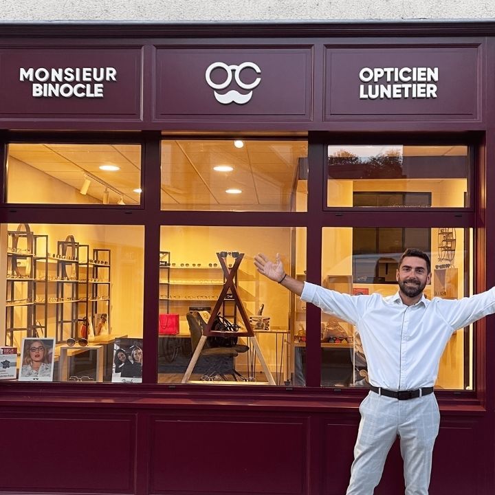 Vitrine bordeaux de Monsieur Binocle